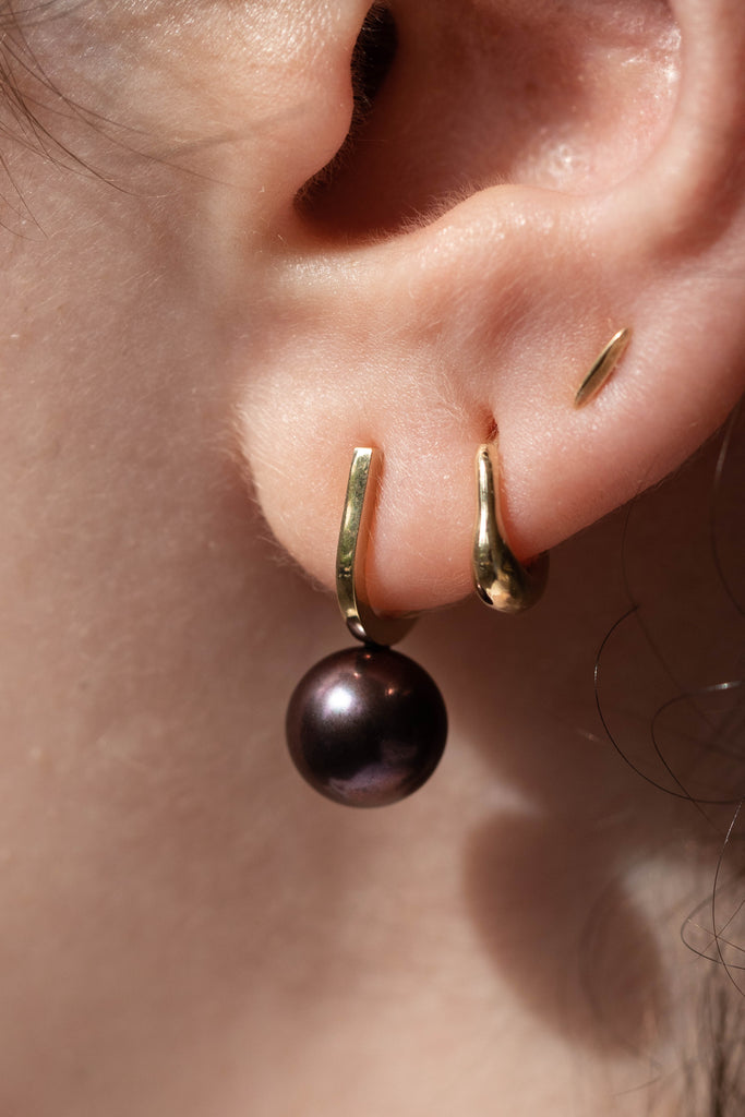 Quarry | Epona Earrings in Gold & Peacock Pearl