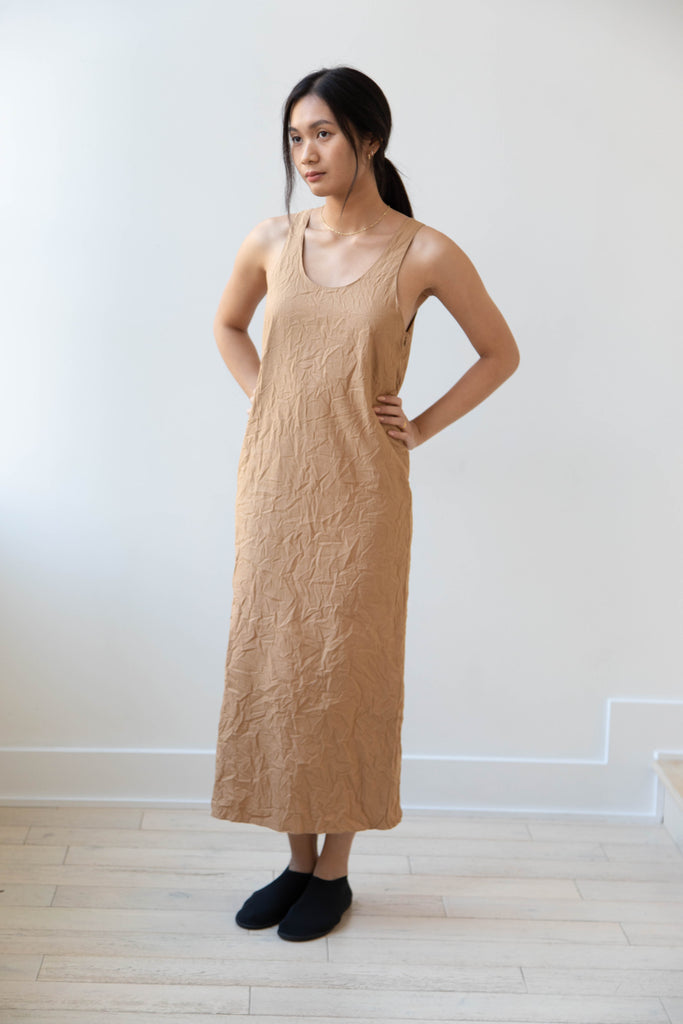 Auralee | Wrinkled Washed Finx Dress in Brown