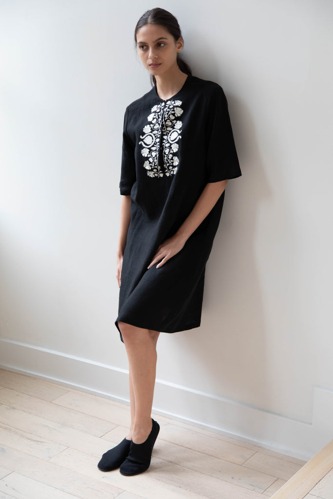 Zeus & Dione | Carnation Caftan in Black