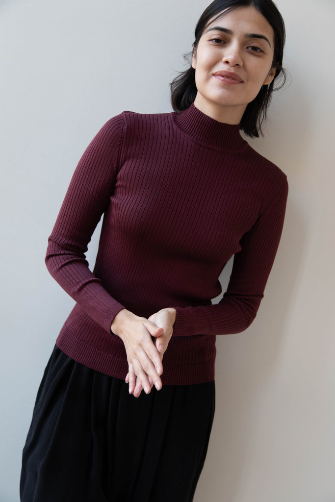 Une Heures | Long Sleeve Mock Neck in Bordeaux