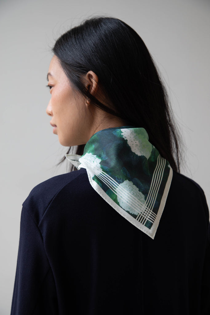 Aseedonclöud Hydrangea Scarf in Cotton Silk