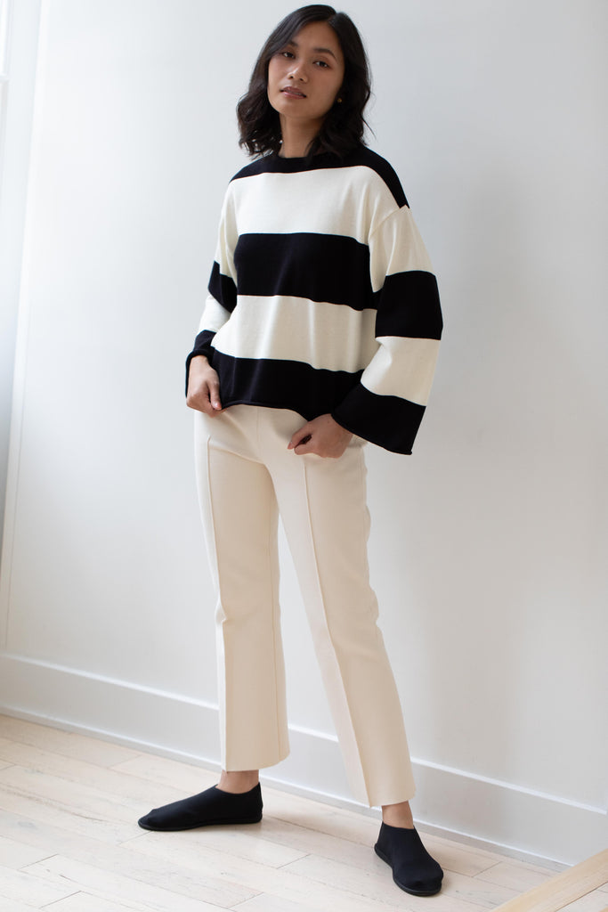 Laboratory | Wide Border Knit Pull in Black & White