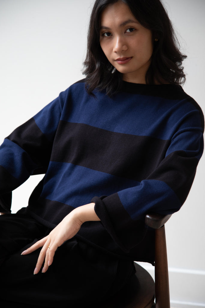 Laboratory | Wide Border Knit Pull in Black & Navy