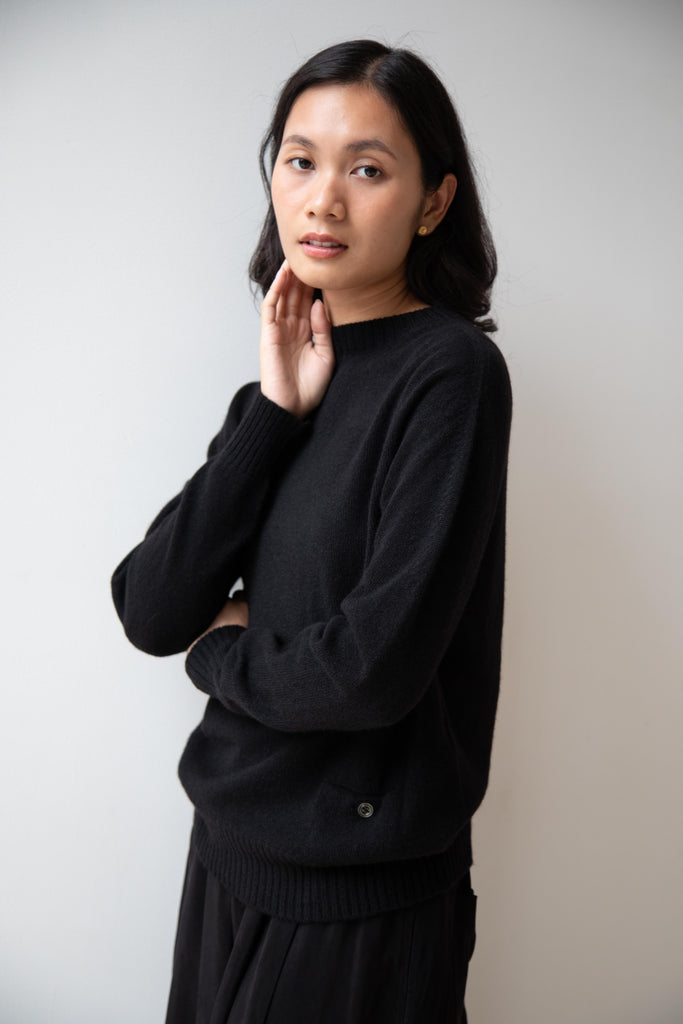 Antipast | Cashmere Sweater in Black