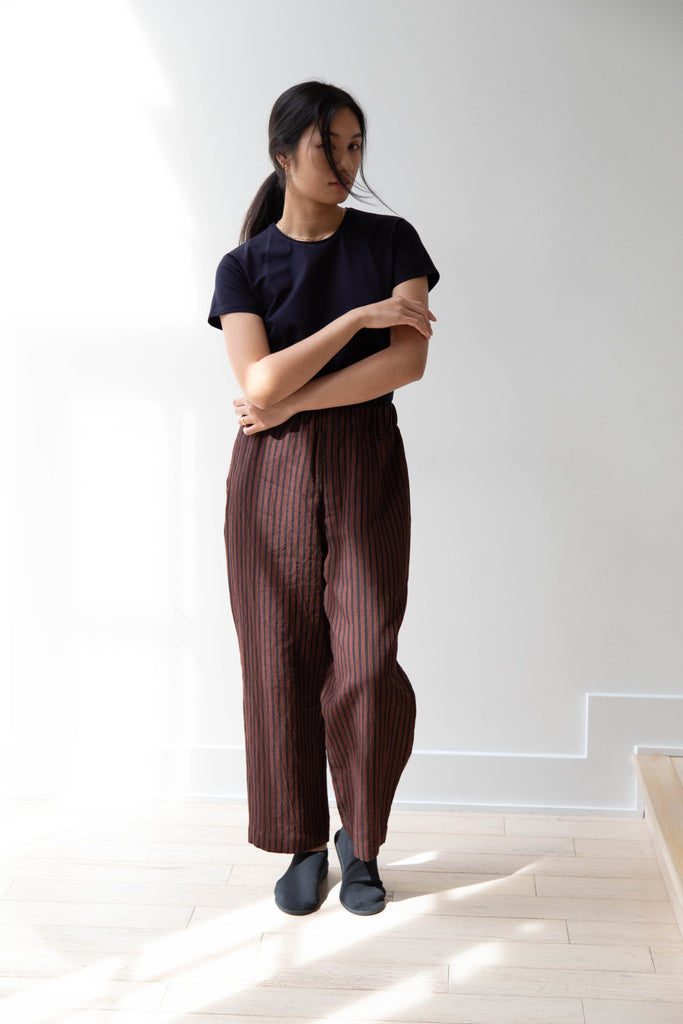 Evan Kinori | Elastic Pants in Yarn Dyed Linen Stripes- Navy & Red