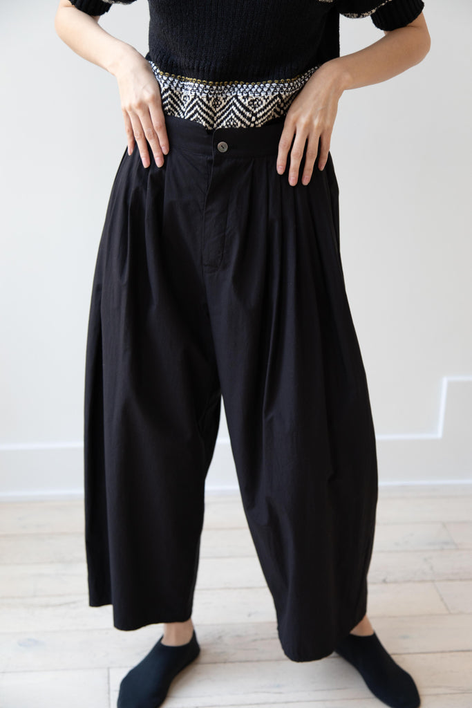 Arts & Science | Front Tuck Back Gum Pants in Black Cotton