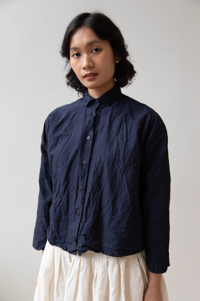 Bergfabel | Short Overshirt in Navy Cotton Linen Crinkle