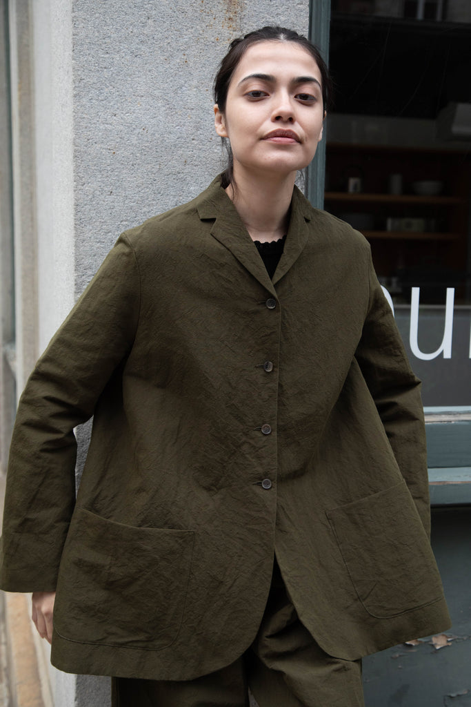 Apuntob | Long Linen Blazer in Olive Green