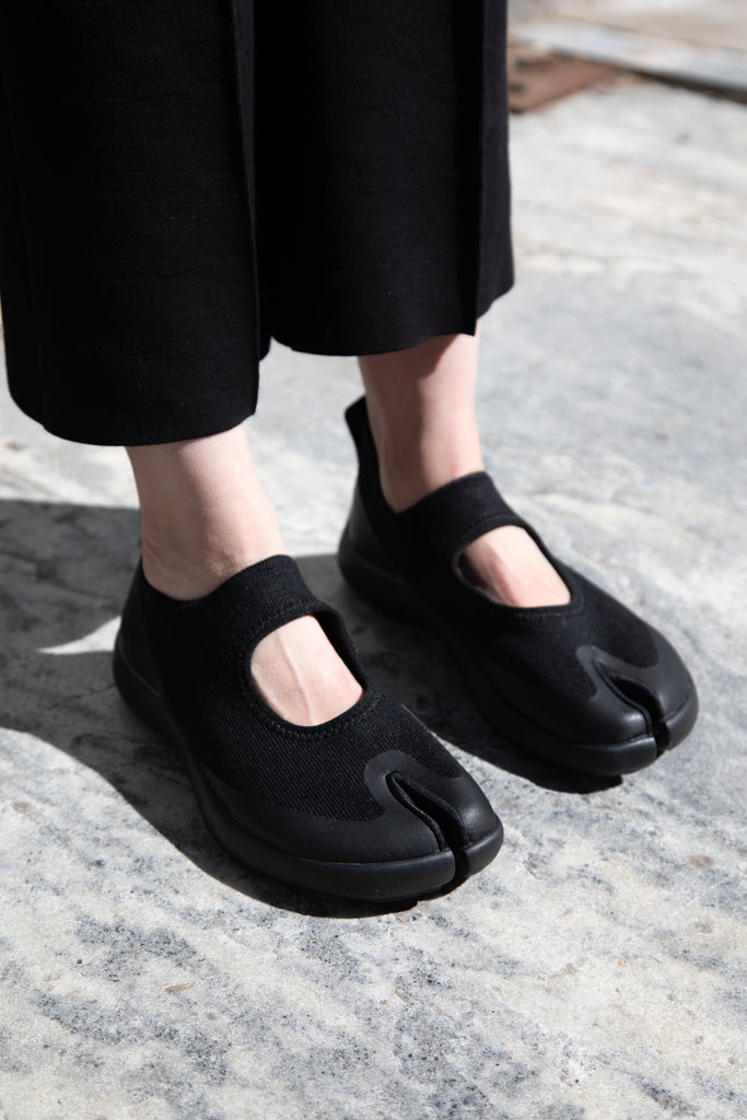 Tabi | Sandal in Black