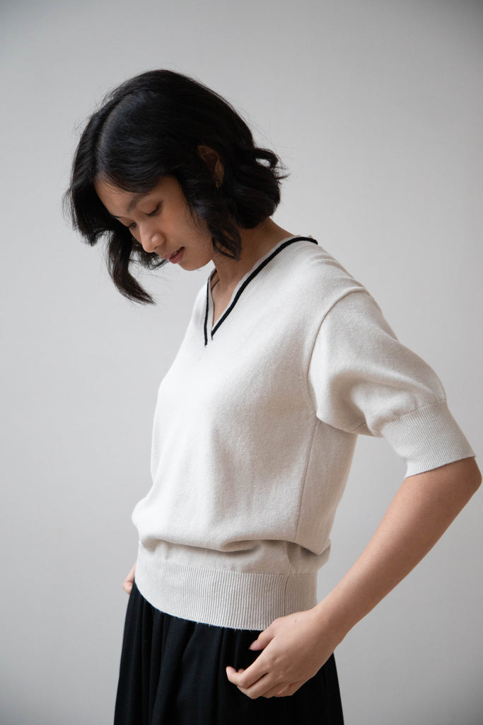 MHL | Tipped V-Neck Shirt in Chalk & Black