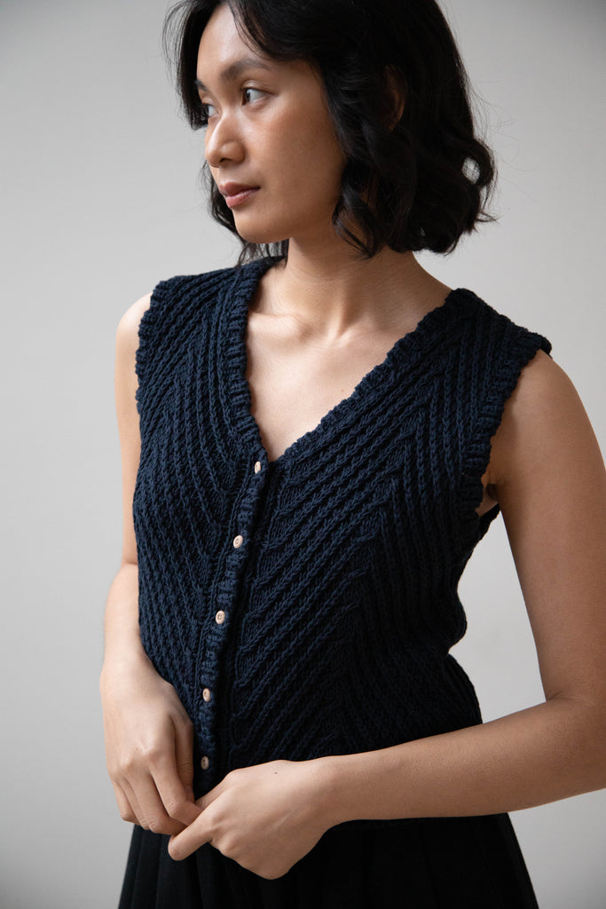 Nothing Written | Rie Cotton Vest in Navy