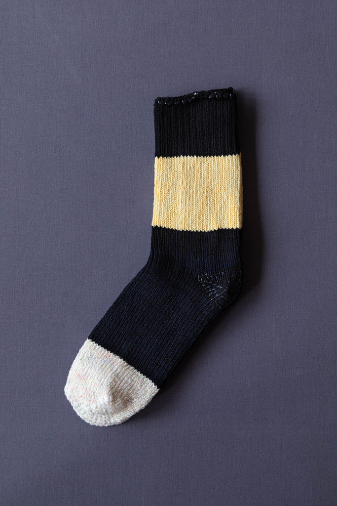 Aseedonclöud | Socks in Black & Buttercup