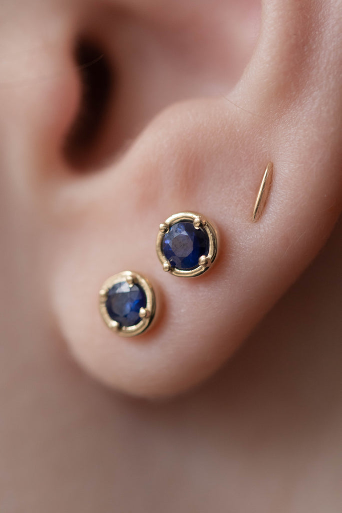 Kathryn Bentley | Large Dot Studs in Blue Sapphire