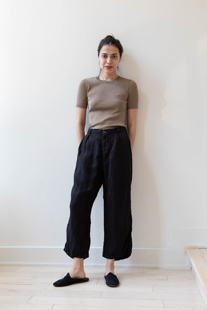 Armen | Tuck Pants in Black Twill Linen