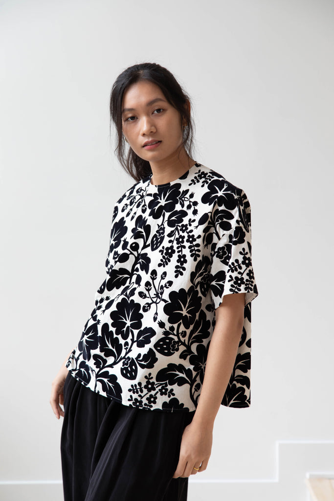Old Man's Tailor | Flocked Floral Pull Over in Natural