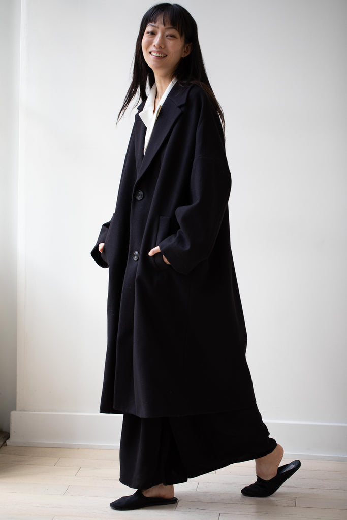 École De Curiosités | Coper Coat in Black Loden Wool