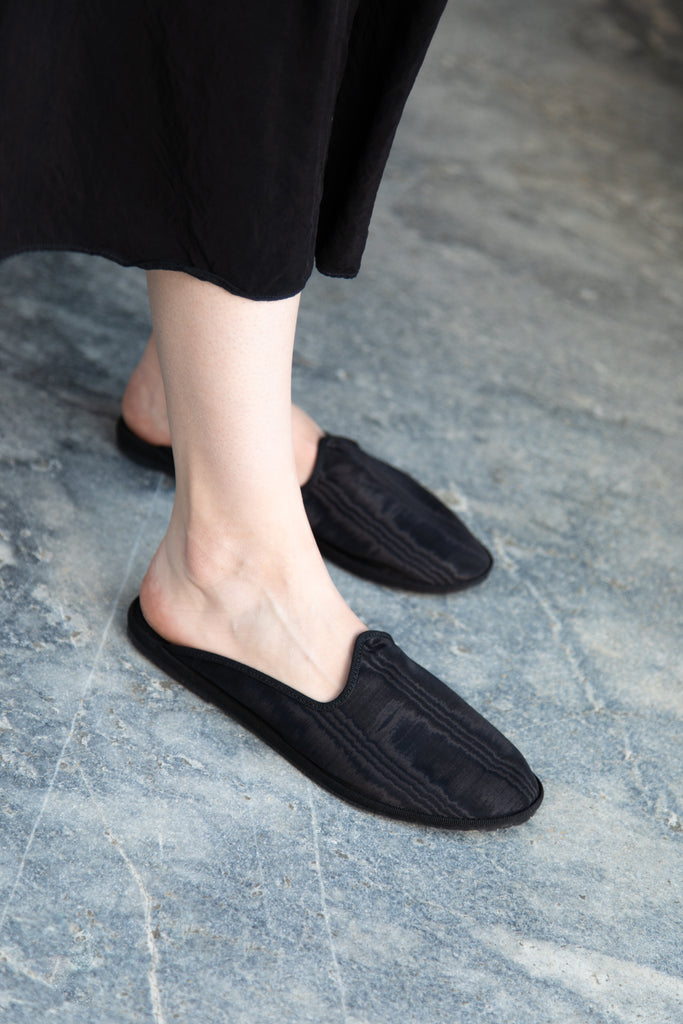 Drogheria Crivellini | Silk Slides in Black