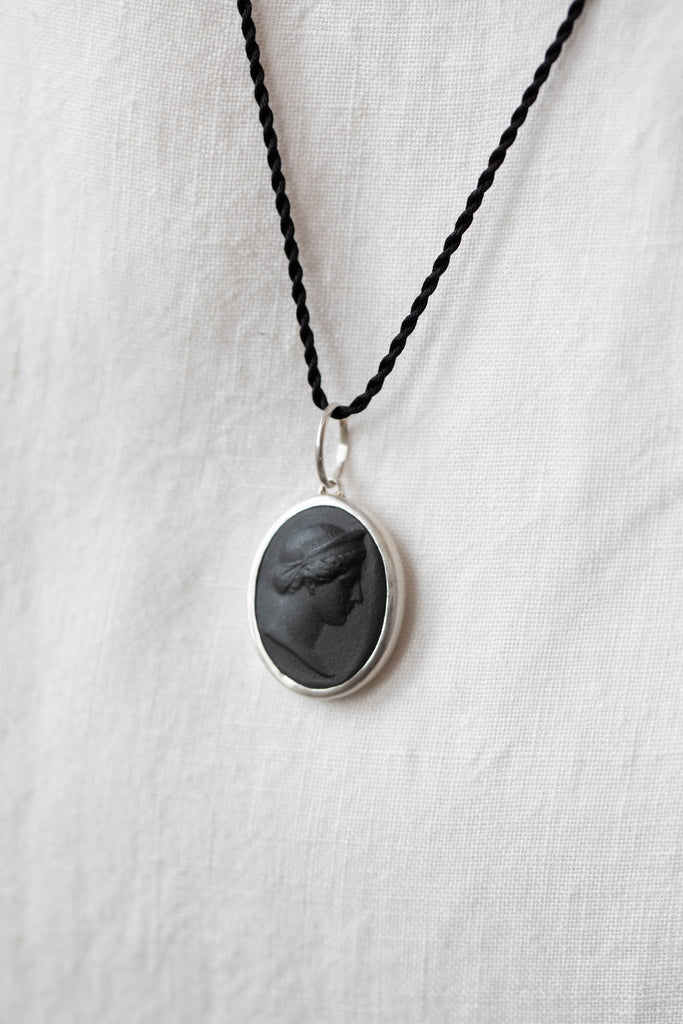 Marcie McGoldrick | Handset Cameo Necklace Diana in Onyx