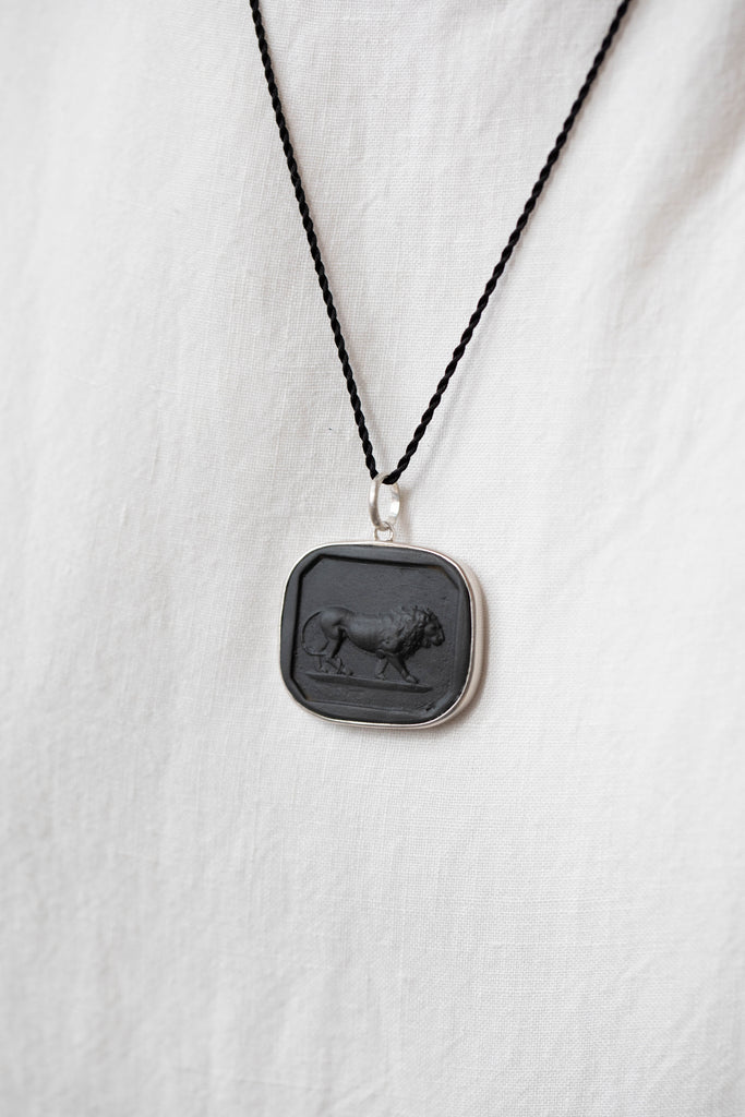 Marcie McGoldrick | Handset Cameo Necklace Leo in Onyx