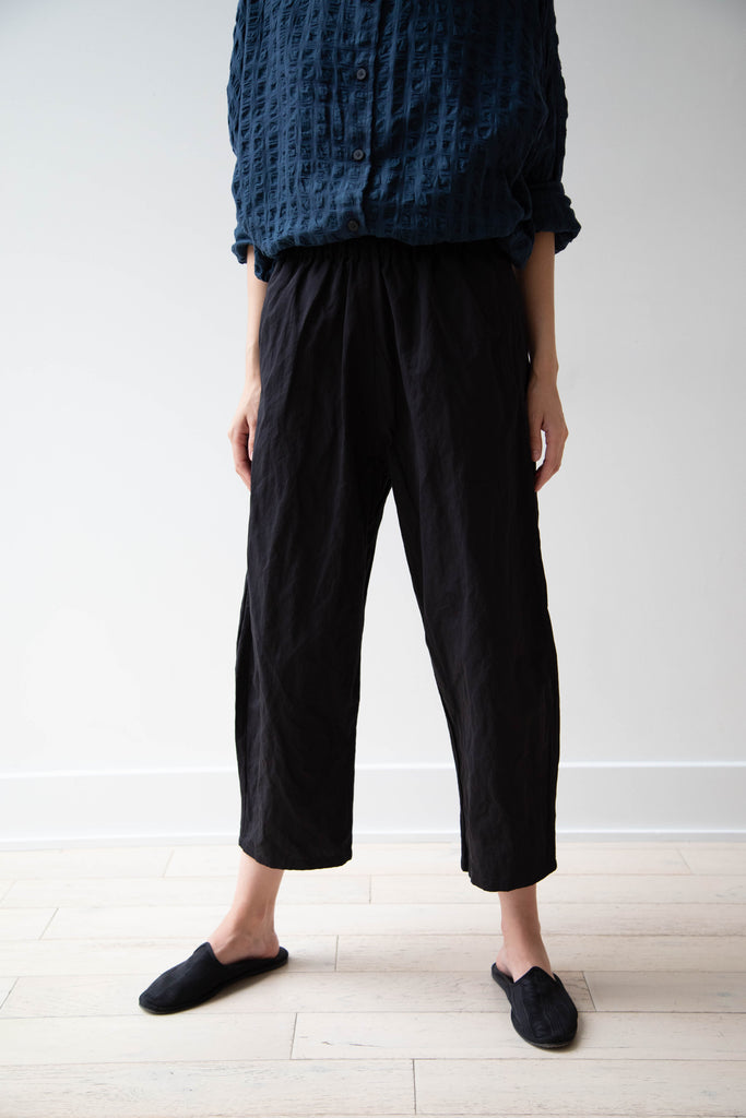 Apuntob | Trousers in Metalic Black