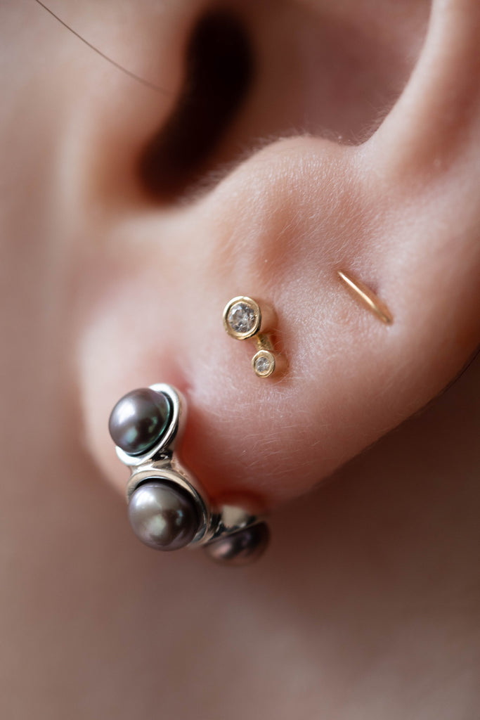 Quarry Syan Earrings in Silver & Grey Pearl