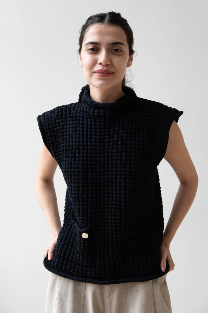 Xenia Telunts | Fisherman Bubbly Vest in Black