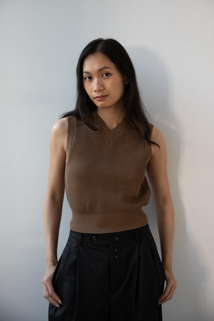 Auralee | Flat Yarn Rib Knit Vest in Light Brown