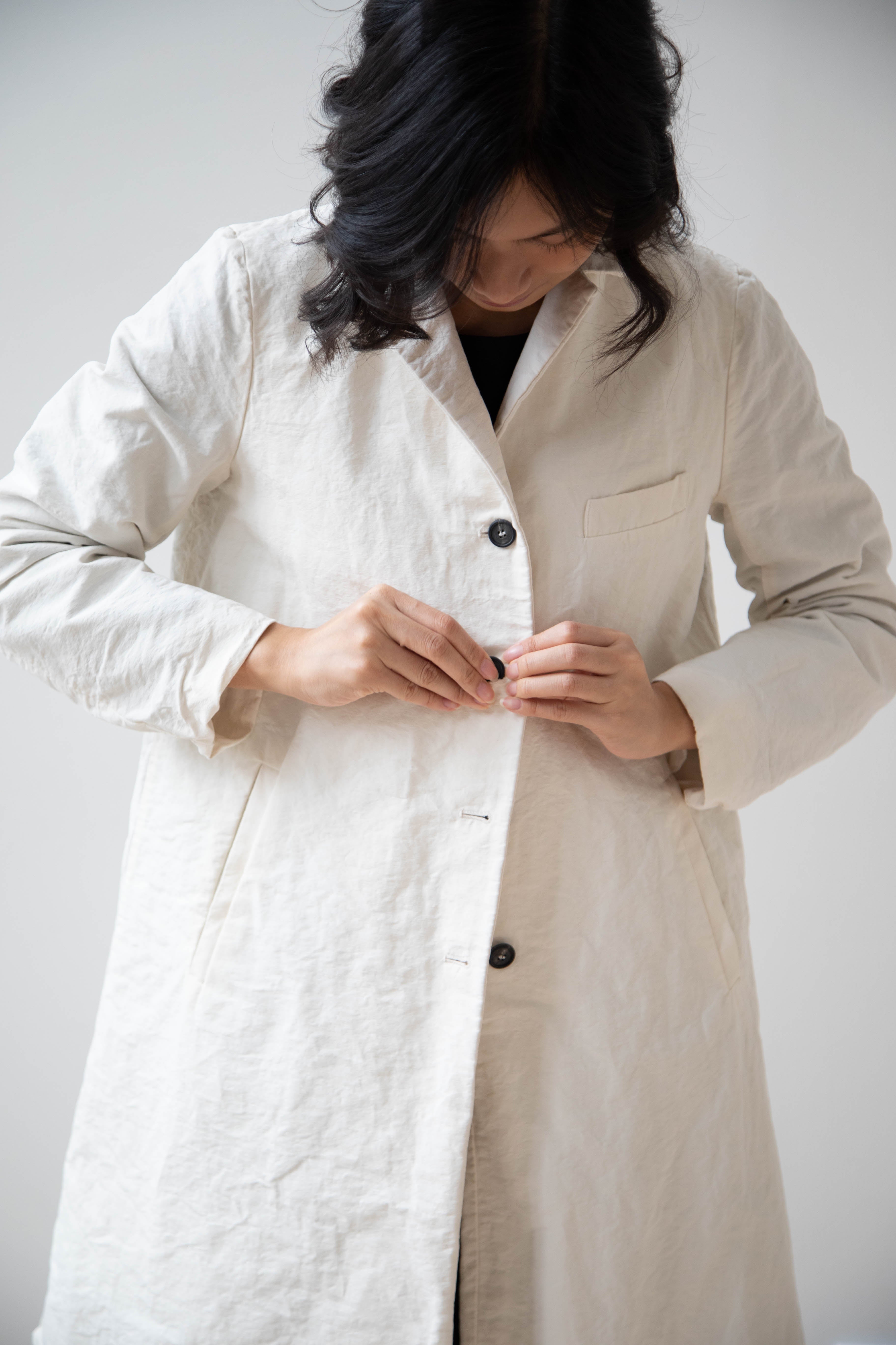 rennes — Bergfabel | Farmer Coat in Off White Cotton Linen