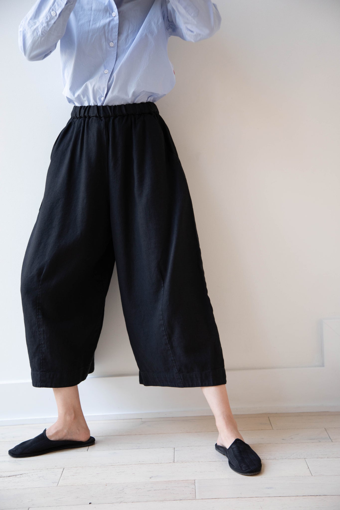 Pas de Calais | Linen Cotton Twill Wide Pants in Black