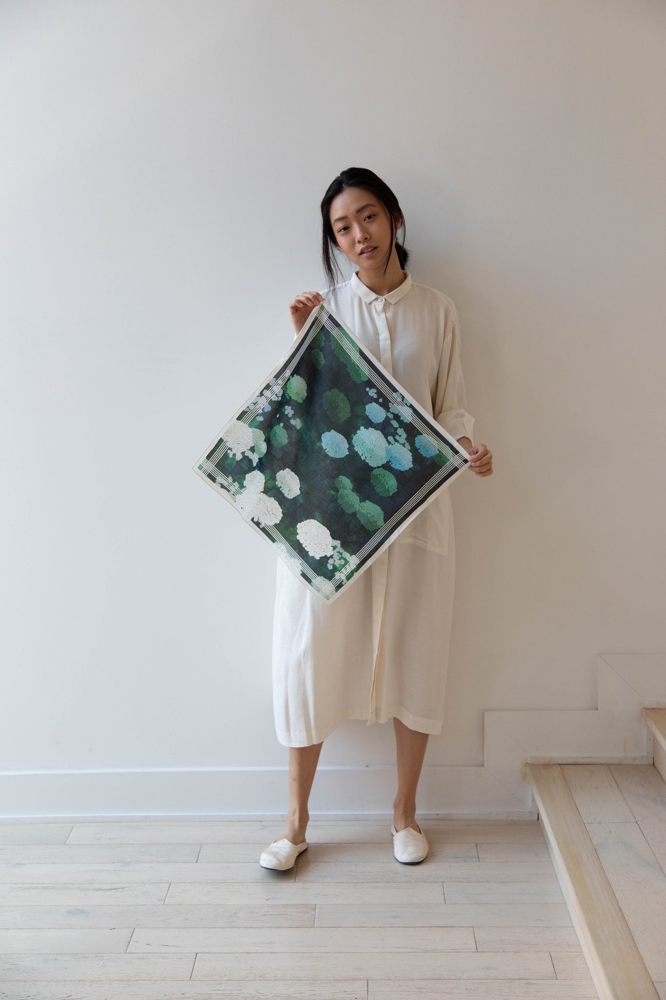 Aseedonclöud Ajisai Hydrangea Scarf in Cotton Silk