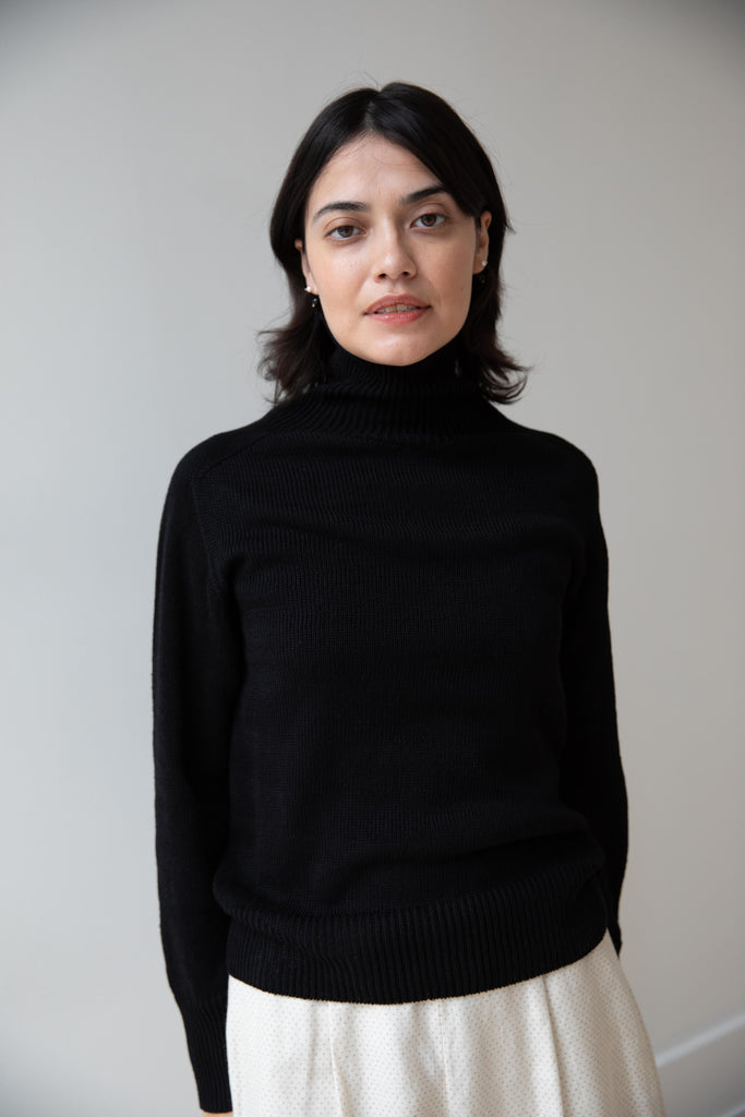 Margaret Howell | Seamless Linen Sweater in Black