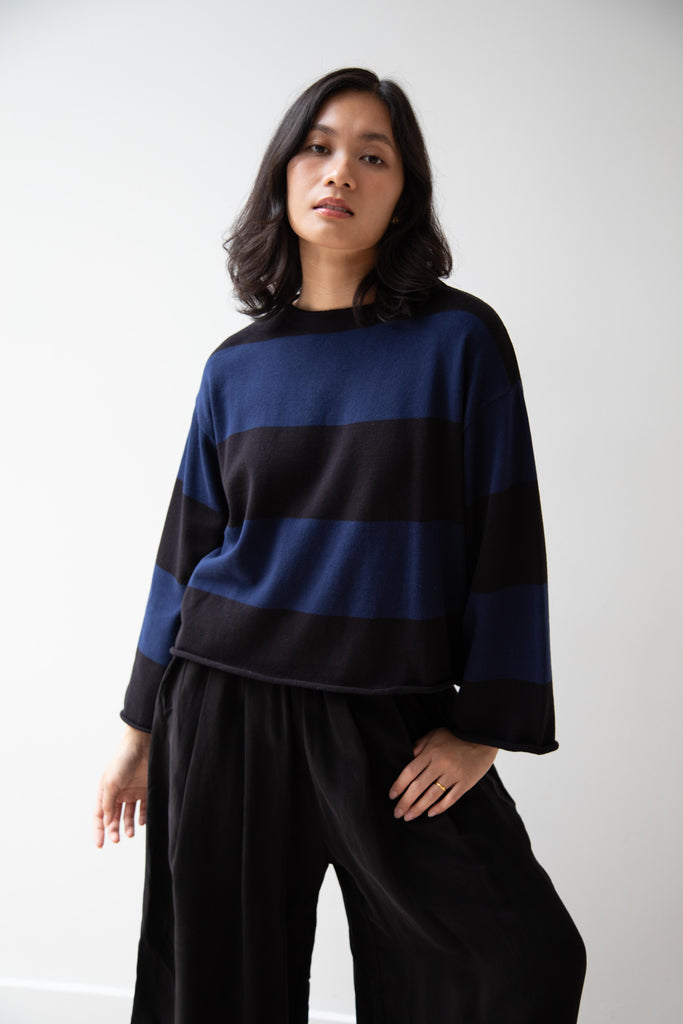 Laboratory | Wide Border Knit Pull in Black & Navy