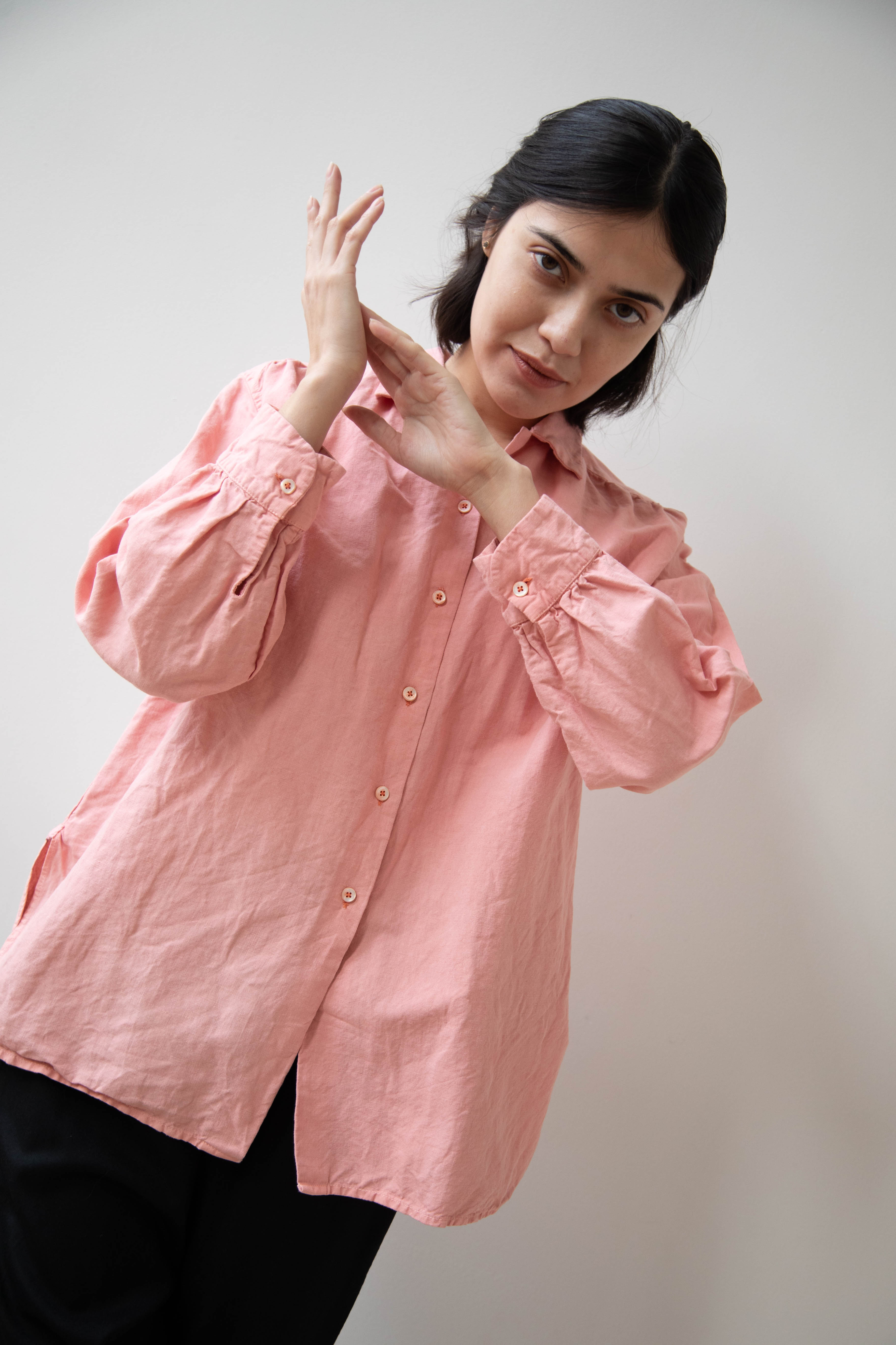 【RONRON】24SS ROSE RIBBON FRILL OFF SHOULDER T SHIRT ROSE RIBBON FRILL OFF SHOULDER T SHIRT BLACK - RONRON 론론