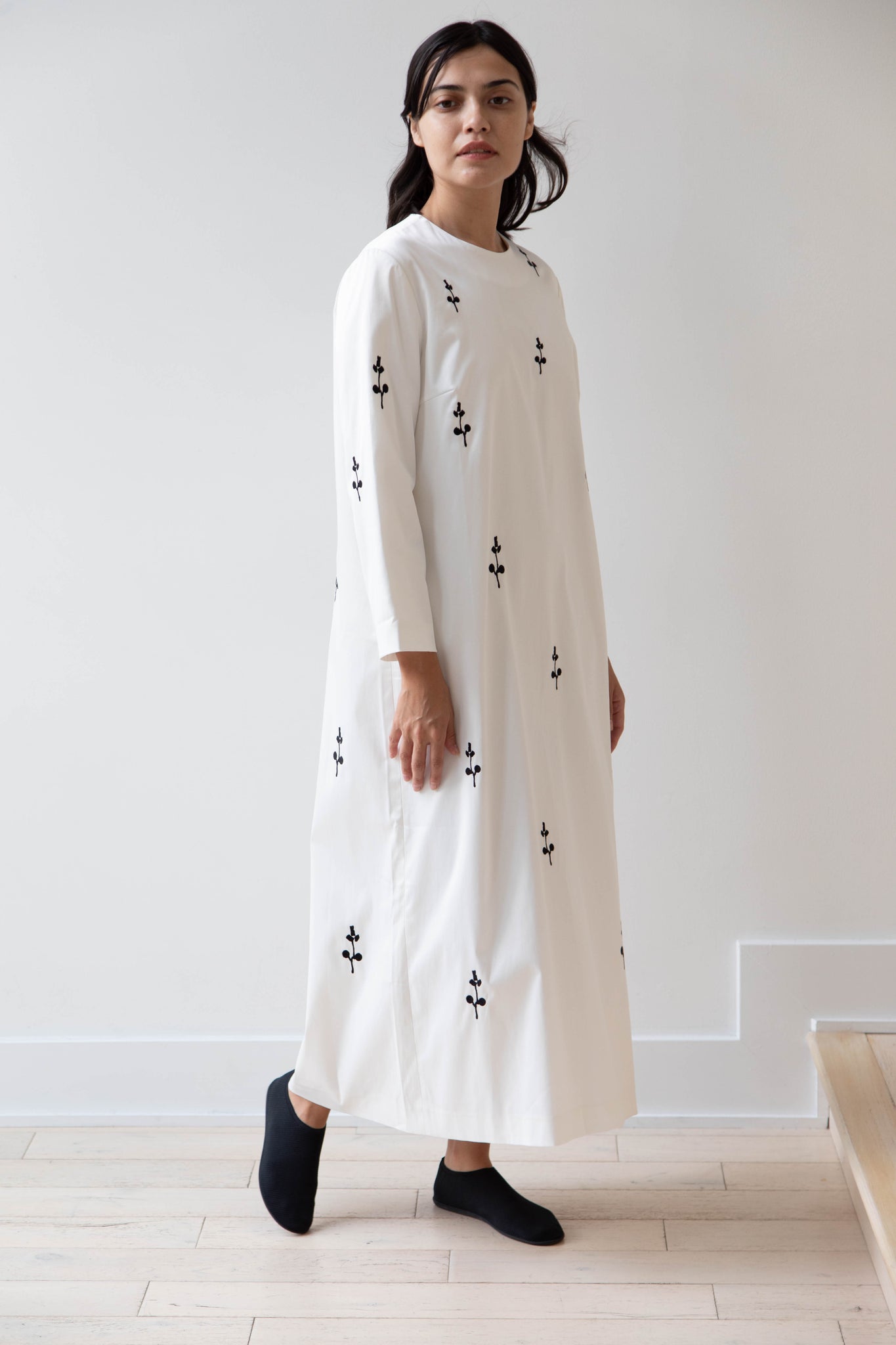 rennes Delegan | Ivory Dress with Embroidery rennes Delegan | Ivory Dress with Embroidery
