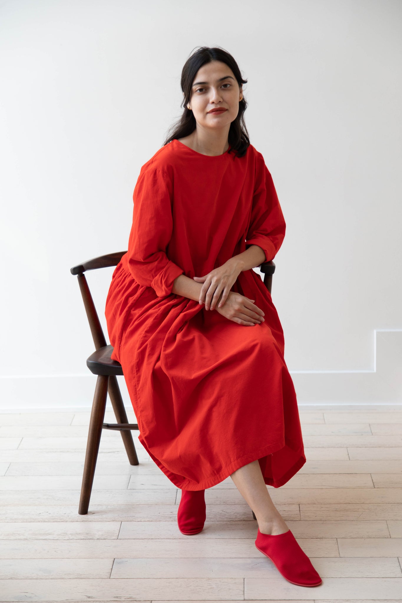 manuelle guibal linen dress A wonderful short video of our own beautiful model Victoria giving us a few dance moves in a Manuelle Guibal linen dress. What is amazing is the video was made by AI from a single authentic photo