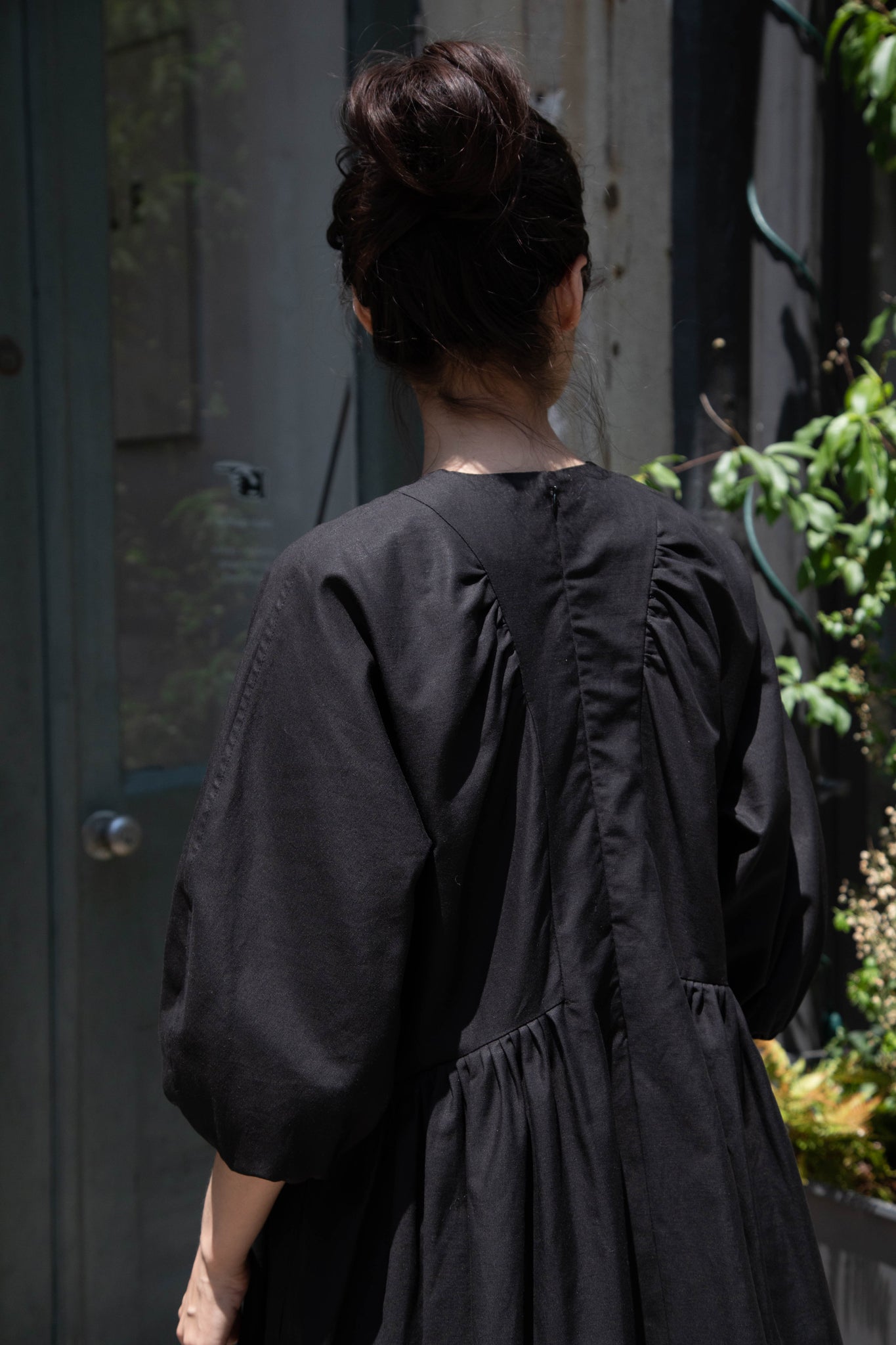 Tenne Handcrafted Modern | Volume Sleeve Tuck Dress in Black