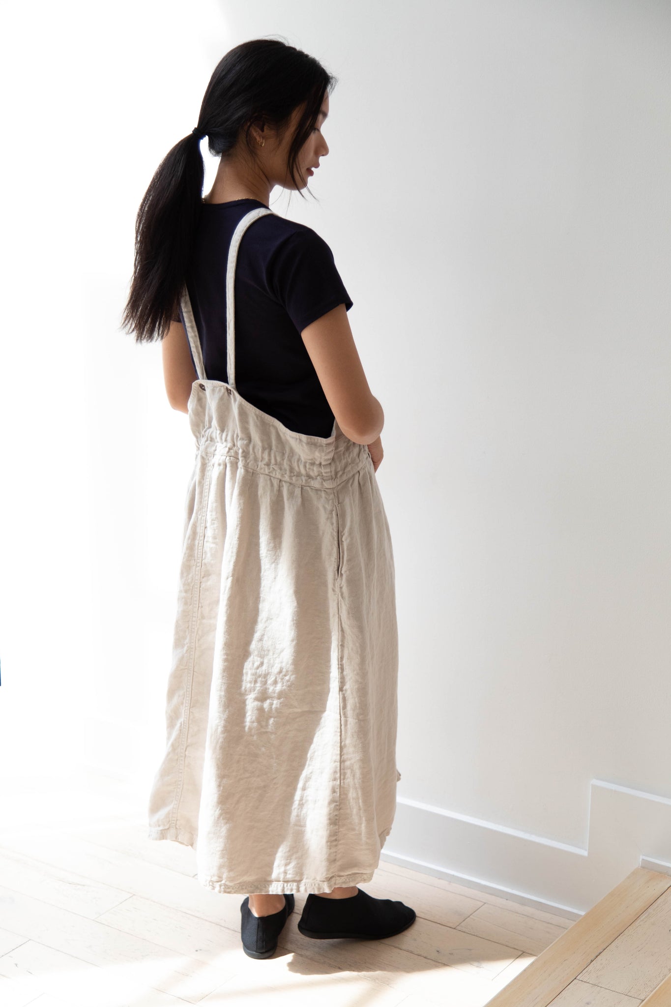 Armen | Linen Apron Dress in Greige Armen | Linen Apron Dress in Greige