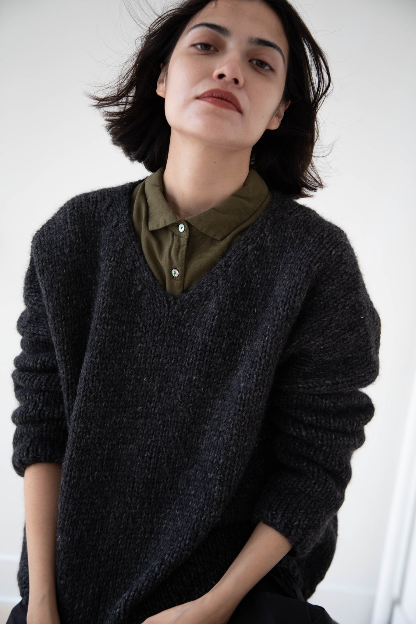 Album di Famiglia | Hand Knit Oversized V Neck Sweater in Slate