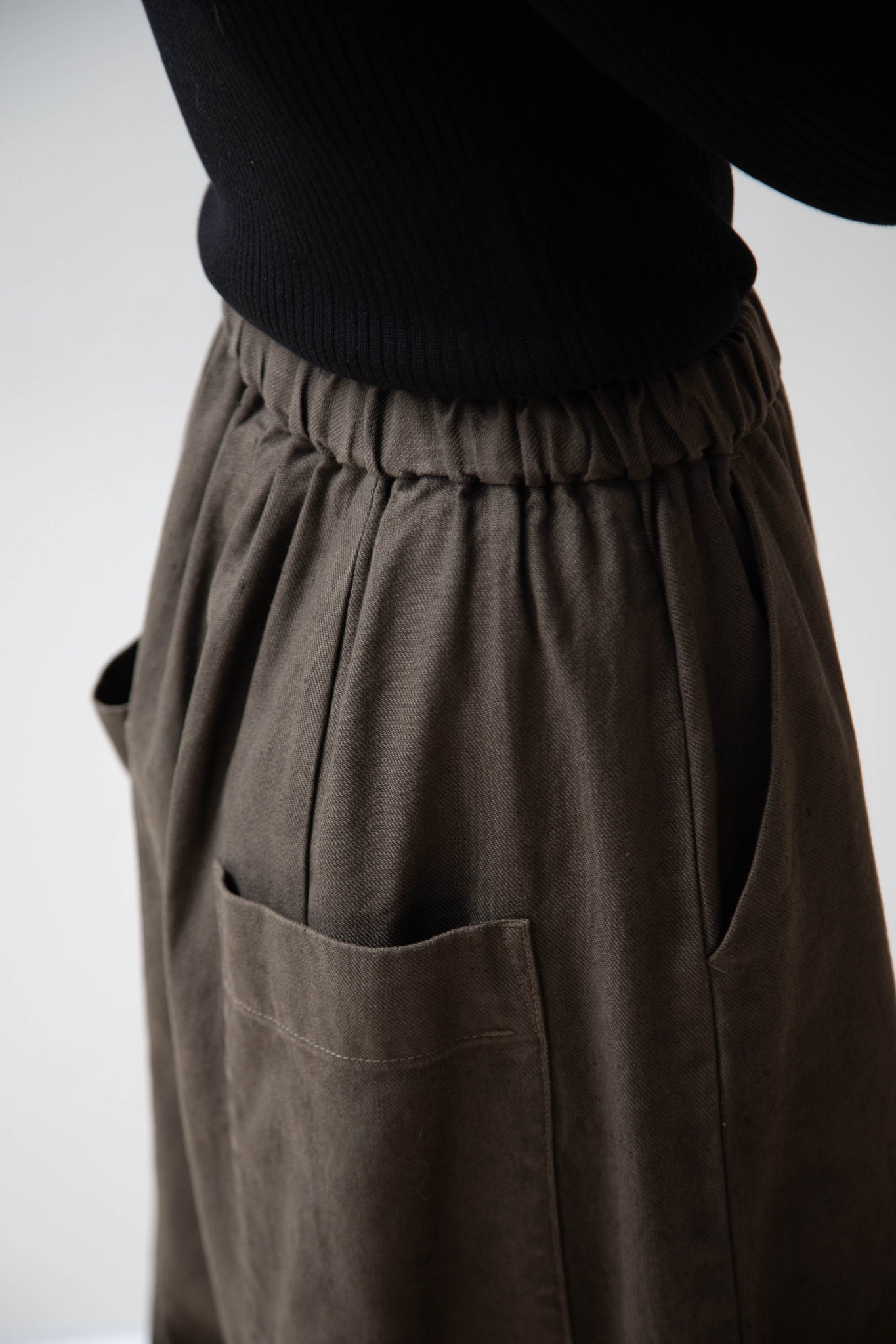 Pas de Calais | Linen Cotton Twill Wide Pants in Khaki