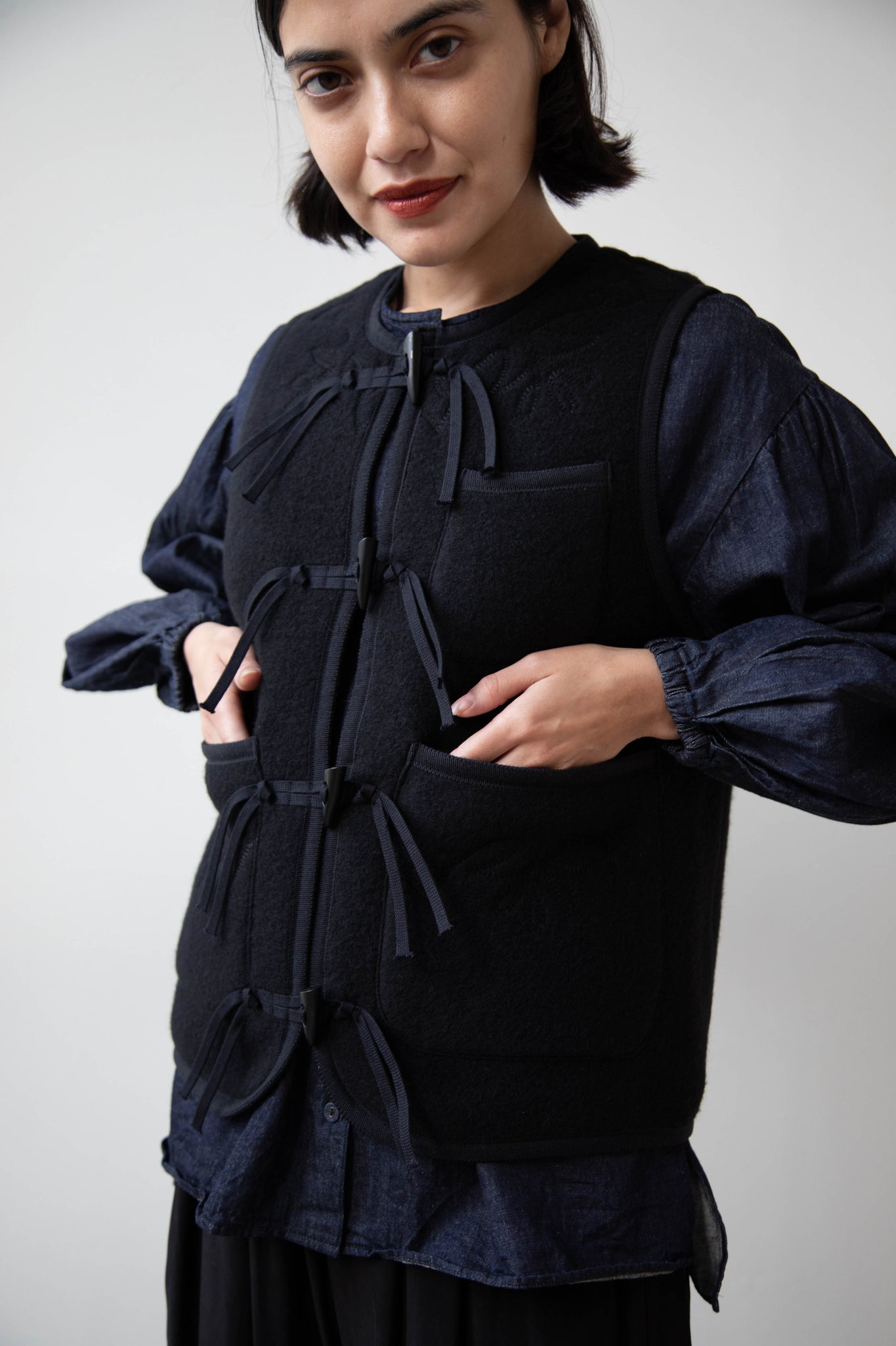 Aseedonclöud | Kigansai Fleece Vest in Black
