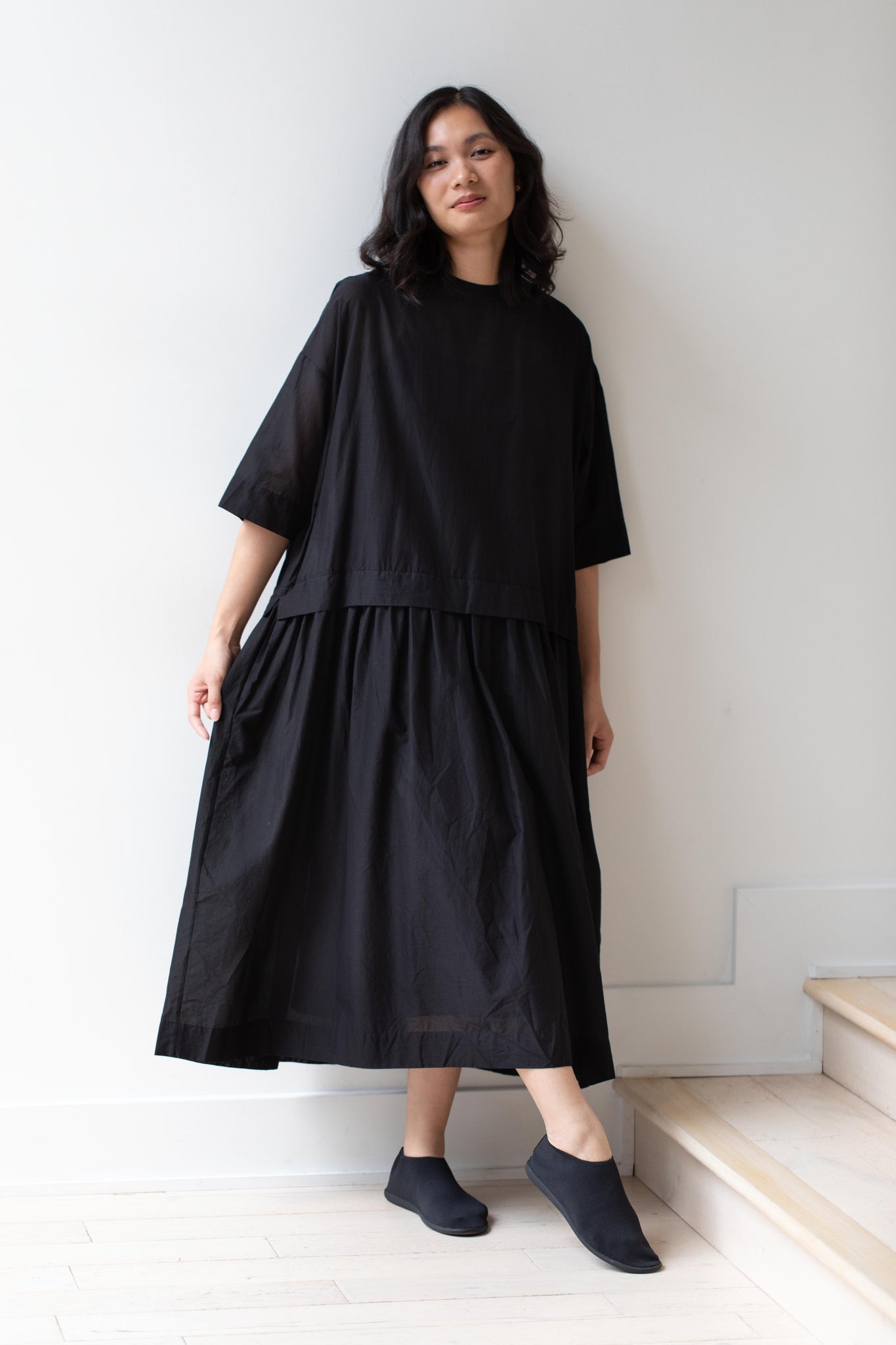 Arts & Science | Gather Bottom Short Sleeve Dress in Black Arts & Science | Gather Bottom Short Sleeve Dress in Black