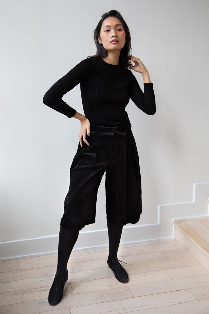 Aseedonclöud | Seiyakou Uniform Short Trousers in Black Velvet