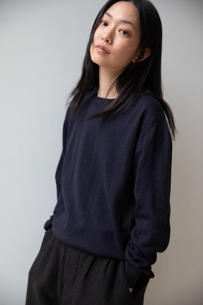Evan Kinori | Thin Crewneck Sweater in Navy Wool Cotton