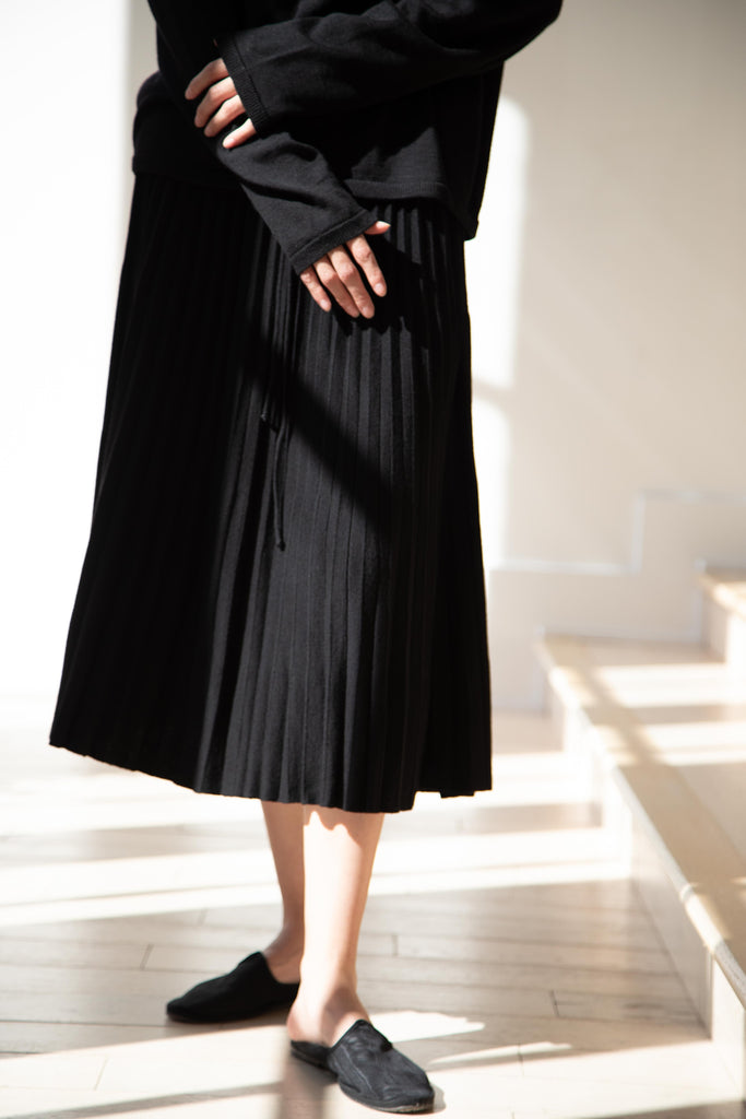 Manuelle Guibal | Knit Yal Skirt in Black Wool