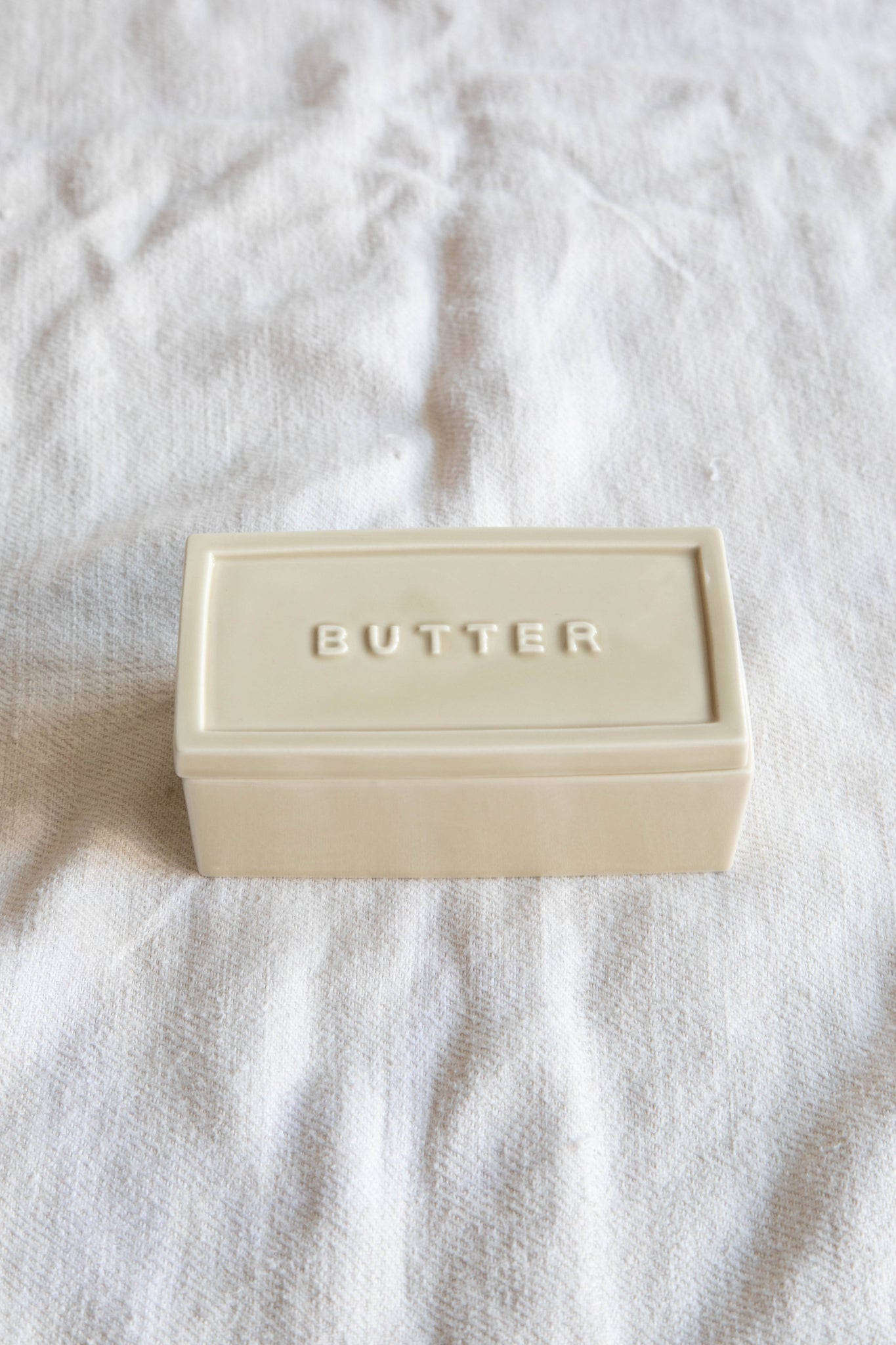 Butter Dish in Taupe
