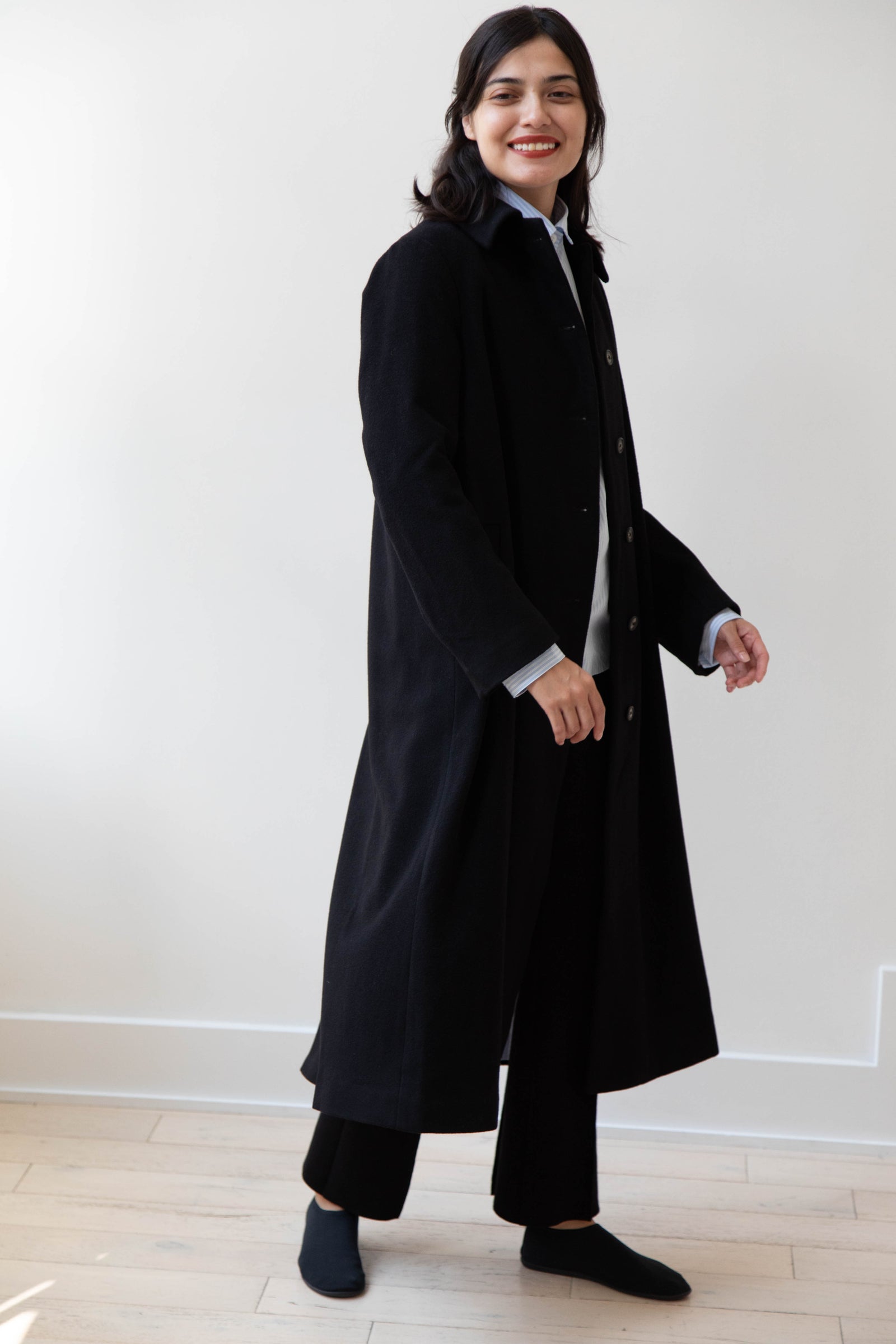 rennes — Bergfabel | Maria Coat in Black Cashmere