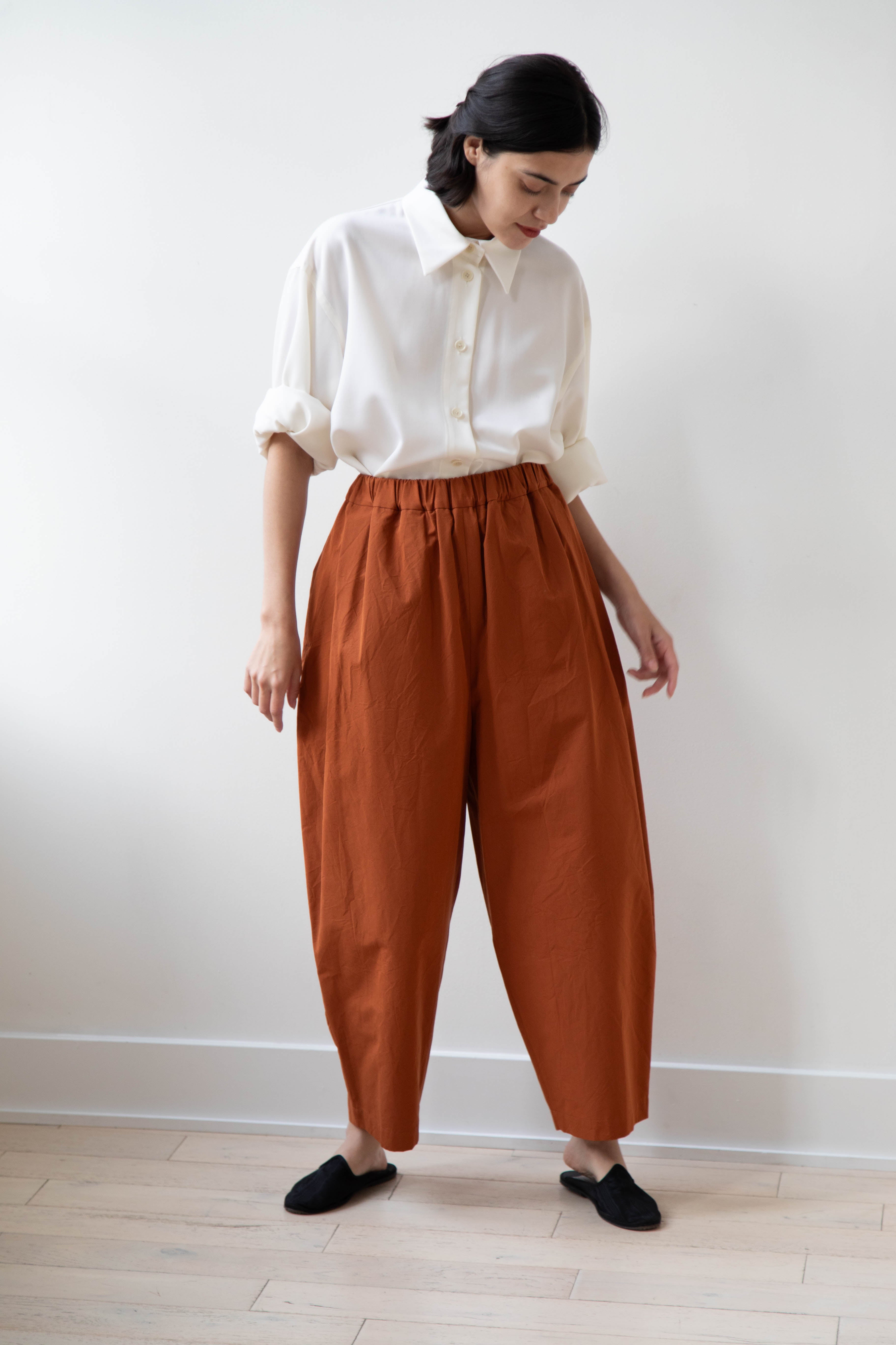 rennes — Arts & Science | Front Tuck Back Pocket Pants in Dark Orange