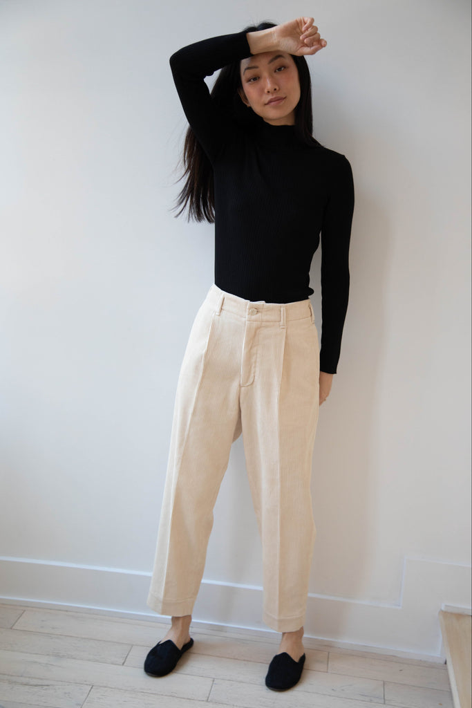 Aseedonclöud | HW Corduroy Slacks in Off White