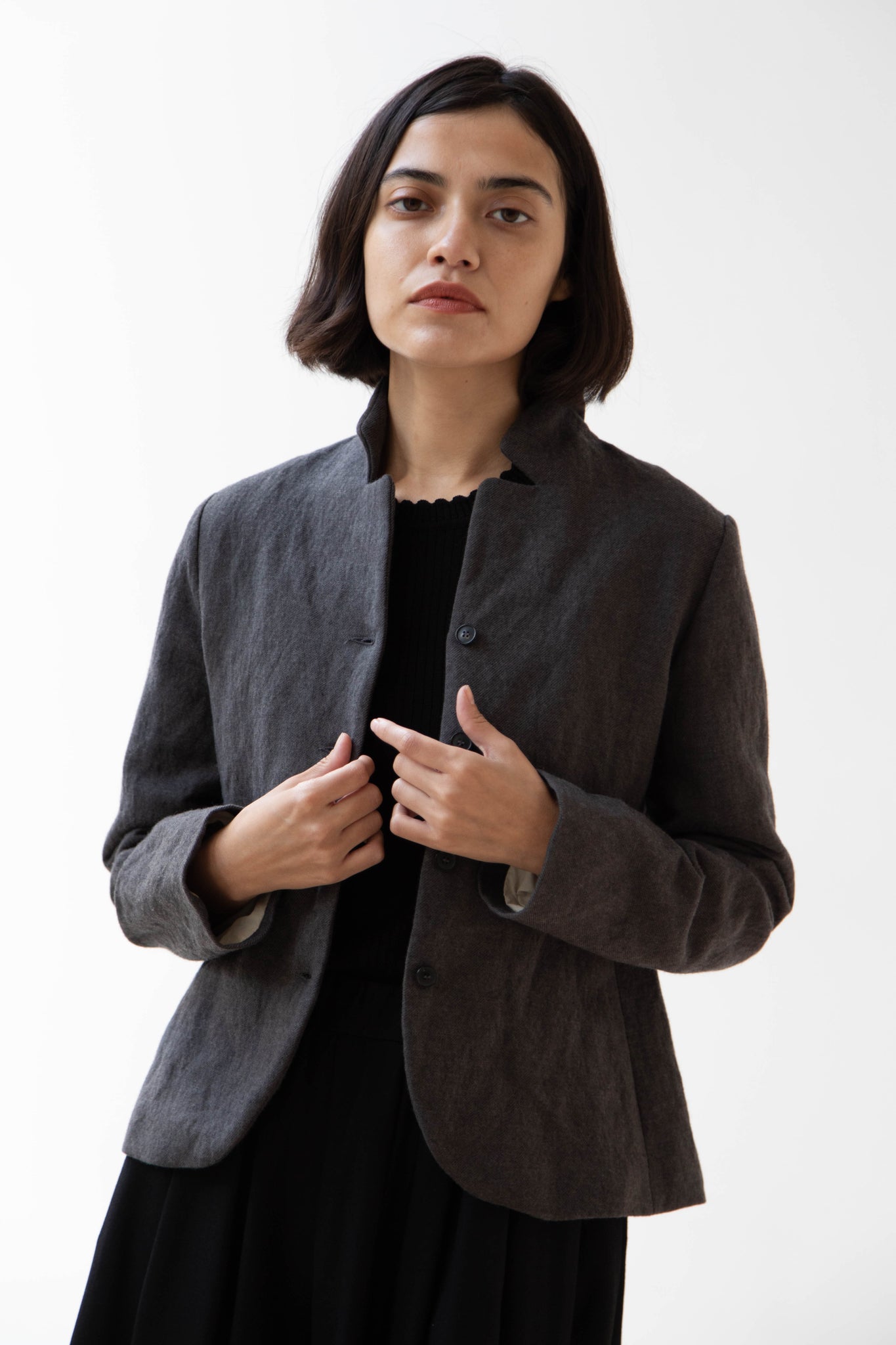 Apuntob | Fitted Blazer in Charcoal Twill