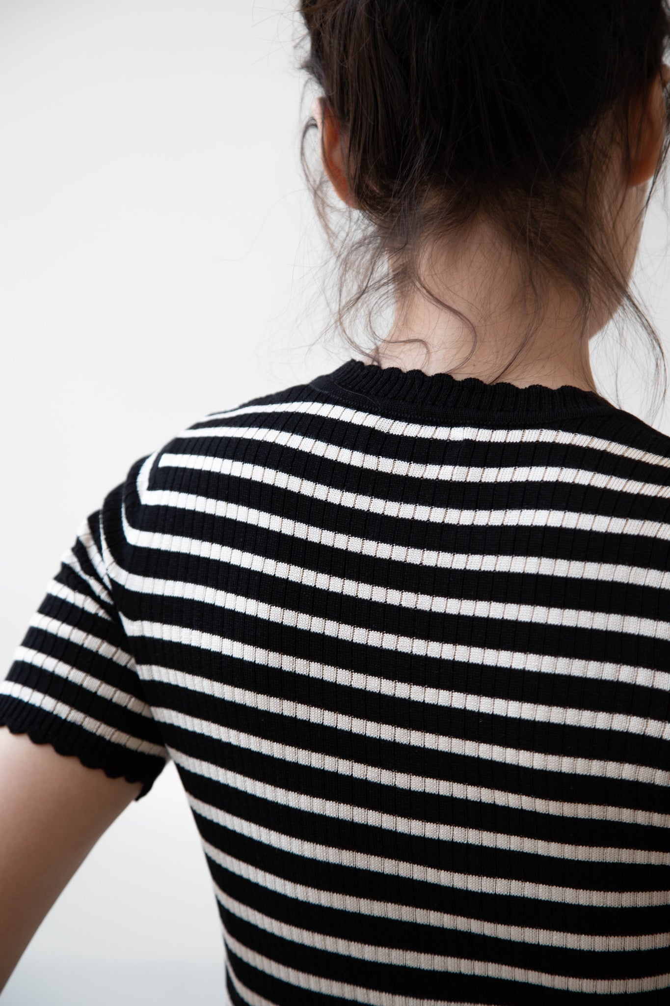 Une Heures | Short Sleeve Scallop in Stripes